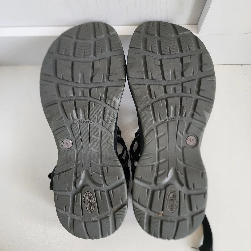Chaco Z/Cloud 2 Womens Size 10 Black Grey Strappy Toe Loop Hiking Sandals